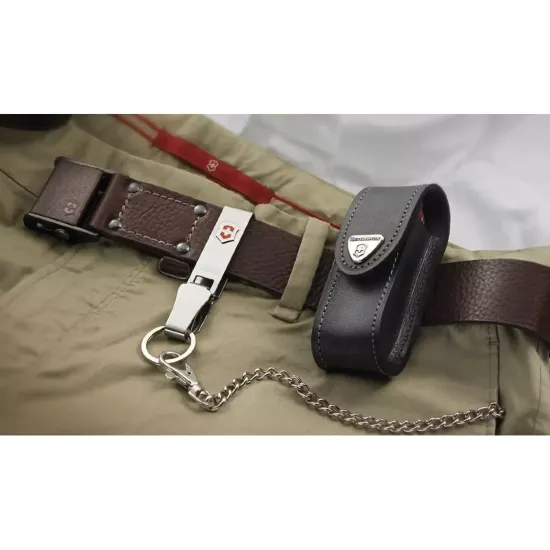 Чехол VICTORINOX (кожа) на ремень Мод. #4.0520.3 (черный)(37 x 94 x 41 мм)