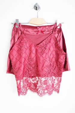 Пижама с кружевом атласная, визуально на 44 размер, новая