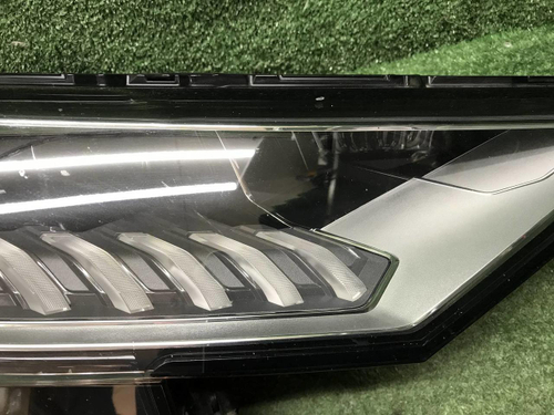 Фара правая Audi Q8 (2018-2023) LED