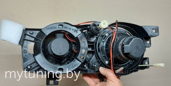 Передние фары ANGEL EYES BLACK для BMW 7 E32