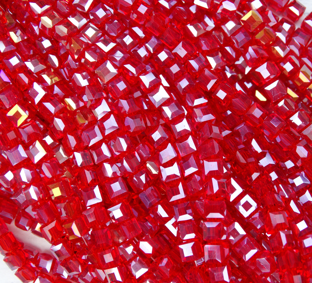 БВ008ДС4 Хрустальные бусины квадратные, цвет: ярко-красный AB прозрачный, 4 мм, кол-во: 44-45 шт.