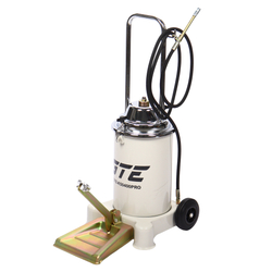 GTE-K50400PRO - Нагнетатель смазки (солидолонагнетатель) ножной с емкостью 13кг GTE - Ножной солидолонагнетатель GTE-K50400PRO - позволяет быстро смазать под высоким давлением узлы любого автомобиля или механизма.

Рекомендуемое применение - слесарные мастерские, автотранспортные предприятия, производственные и сборочные предприятия.



Характеристики:

Объем бака: 13 л
Тип привода: ножной
Длина шланга высокого давления: 4 м
Макс. давление на выходе: 350-400 бар
Производительность: 250-300 г/мин
Наличие колес: да
Вес: 13,1 кг




Особенности:

Оснащена прижимной мембраной, которая защищает смазку и способствует долговременному поддержанию ее свойств.
Пистолет для консистентных смазок с жёстким наконечником.
Для удобства транспортировки нагнетатель оборудован металлической ручкой в верхней части корпуса и двумя колесами.