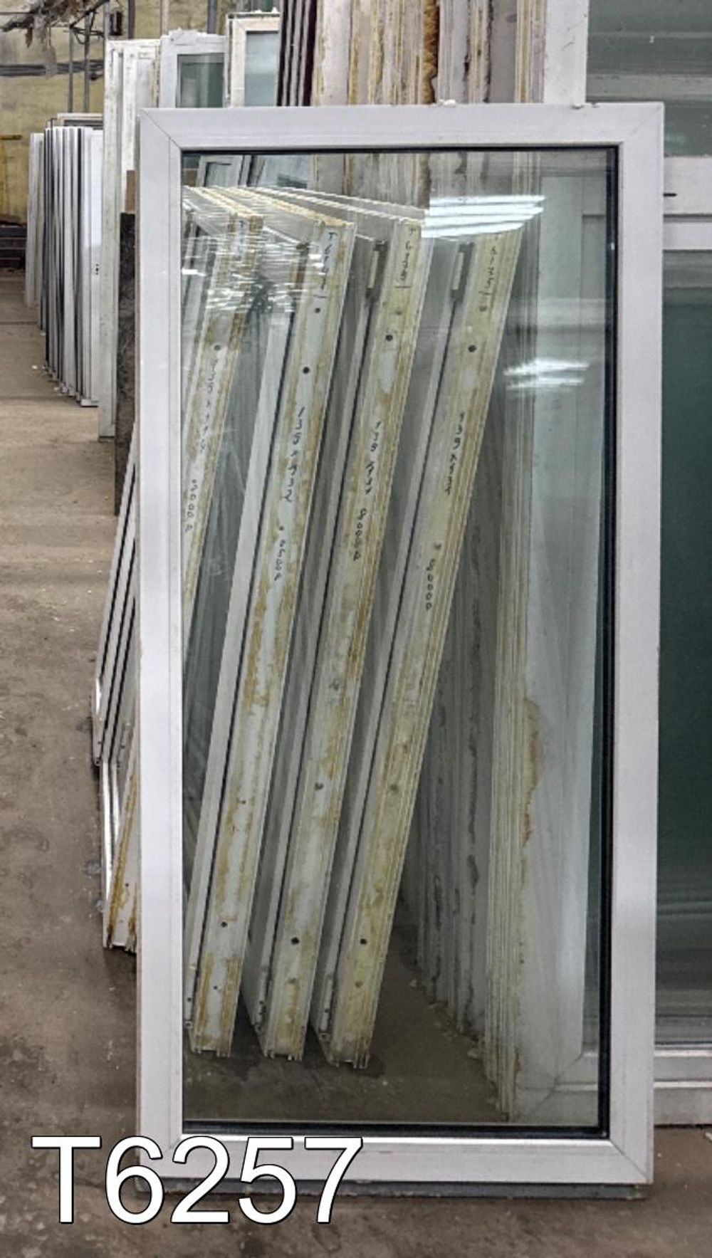 Окно Пластиковое Б/У 1540(в) x 730(ш)