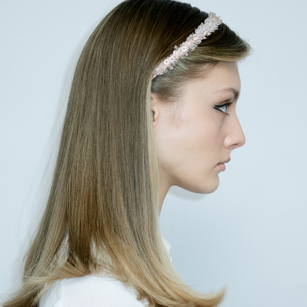 Ободок персиковый с декором хрусталь