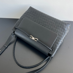 Bottega Veneta Large Andiamo Messenger 43 cm