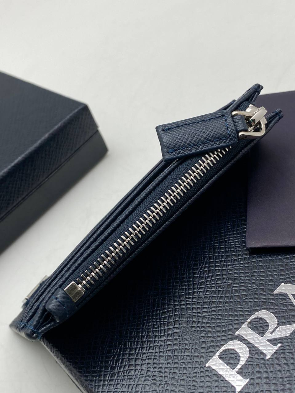 Кошелёк Prada