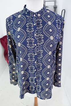 Блузка Loveming стильная, визуально на 50 размер