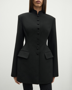 Приталенное платье-пиджак