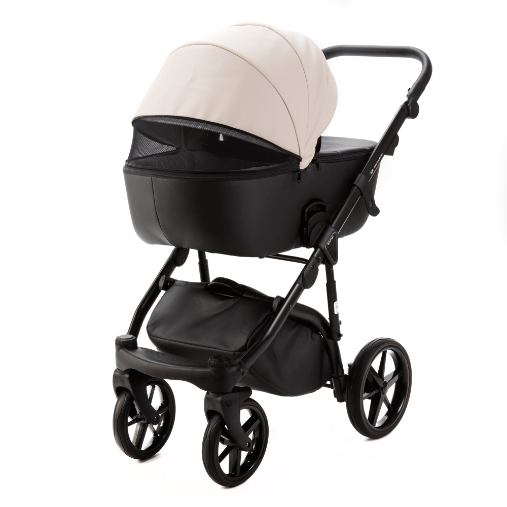 Детская универсальная коляска Adamex NOLA Deluxe 2 в 1 N-SD110 (Светло-бежевая экокожа, Черная экокожа)