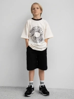 Белая футболка для мальчика в школу