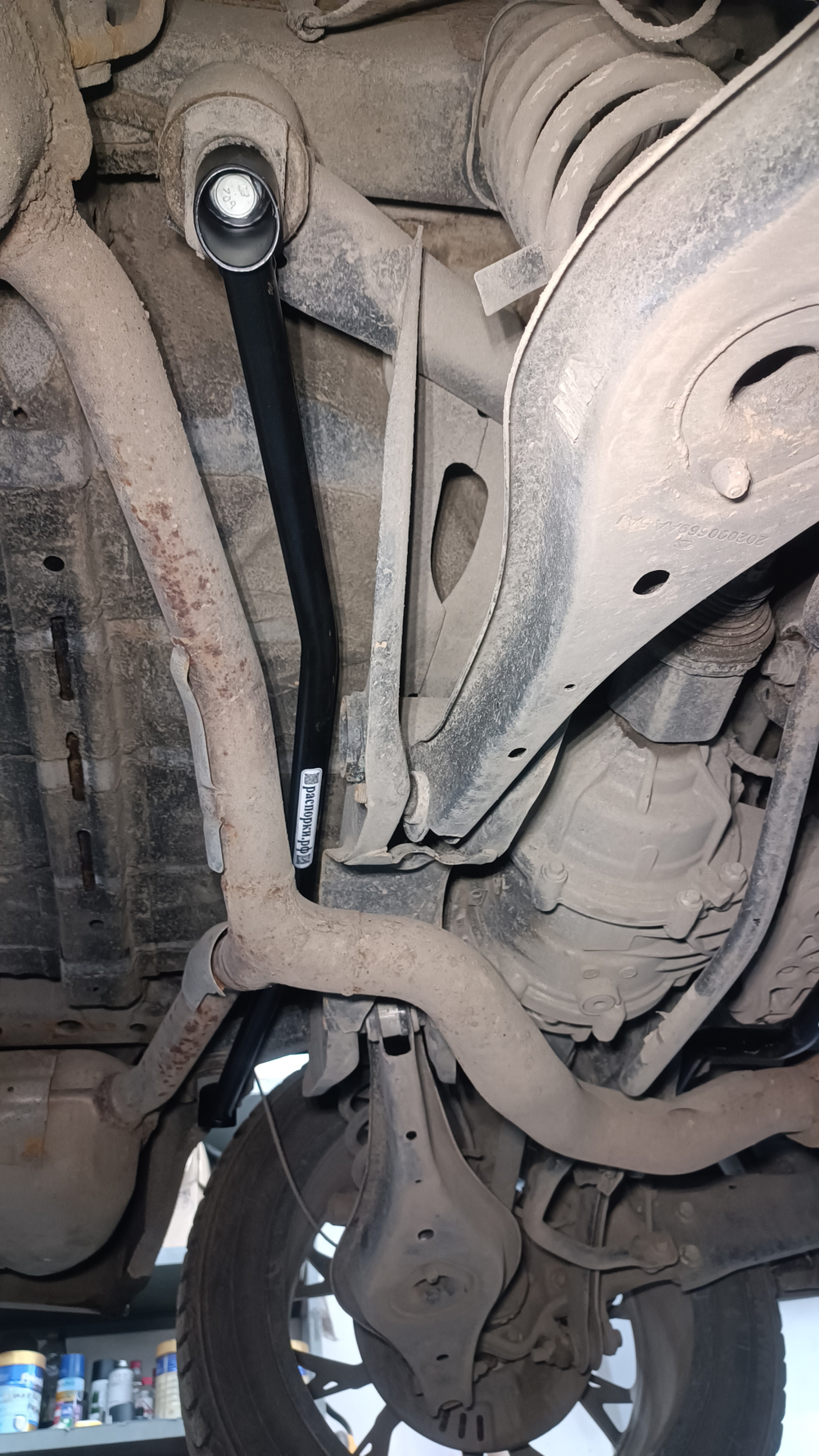 Распорка задняя нижняя сзади Jaecco J8 с полным приводом (ПОД ЗАКАЗ)