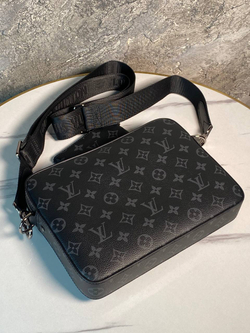 Сумка-мессенджер Louis Vuitton