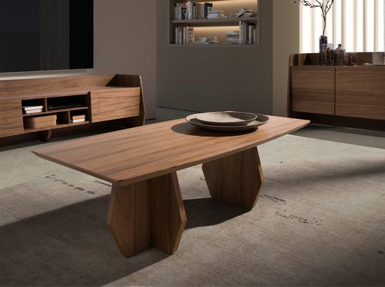 Журнальный столик из орехового дерева 2142