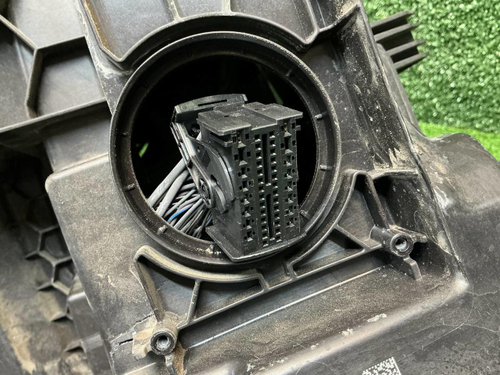 Битая Фара левая Audi Q6 (2022-н.в.) LED