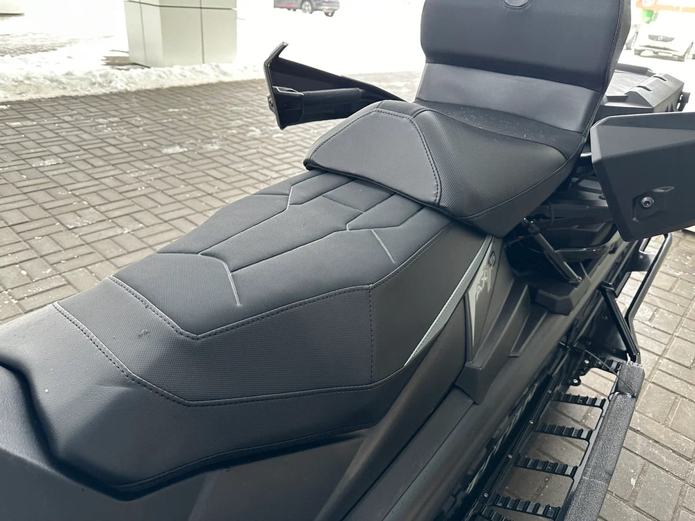 Снегоход POLARIS Titan Adventure ProStar S4