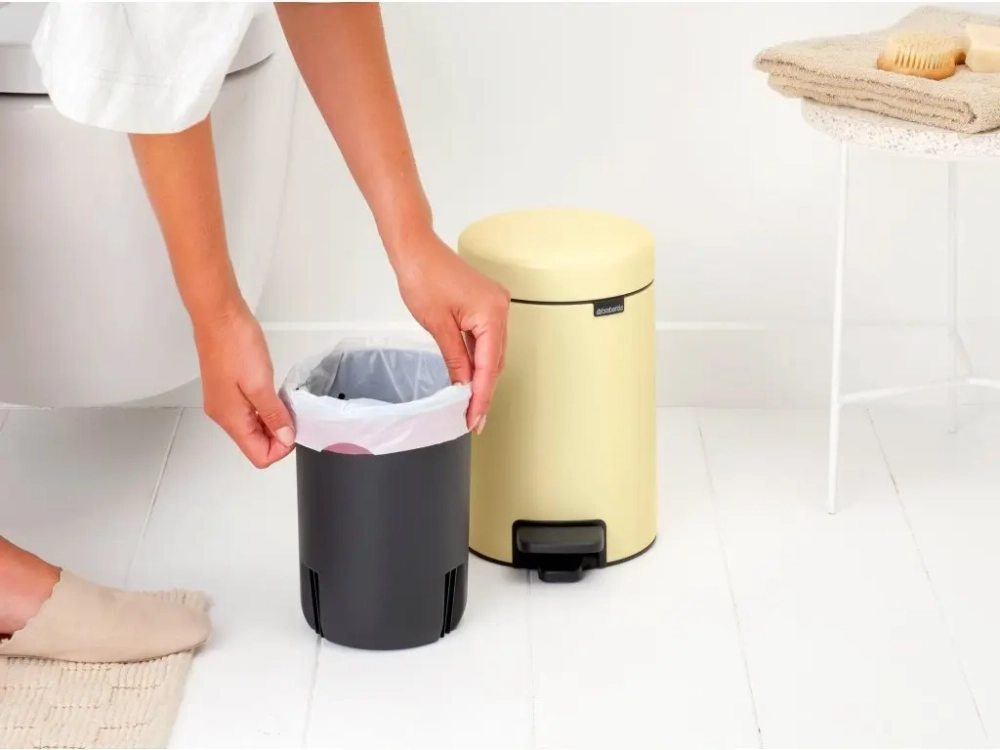 Brabantia Контейнер для мусора NewIcon 3 л желтый