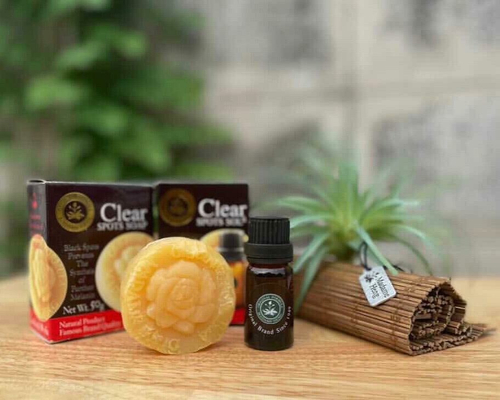 Лосьон-сыворотка для лица интенсивного действия с арбутином и витаминами Е и С Clear Spots Sol Madame Heng