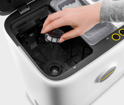 Pобот-пылесос для влажной уборки с роликовой щеткой RVF 7 Comfort