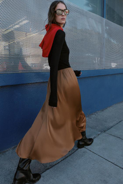 ZARA АТЛАСНАЯ ЮБКА МИДИ, КАРАМЕЛЬНЫЙ