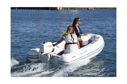 4х-тактный лодочный мотор SUZUKI DF6AS. белый