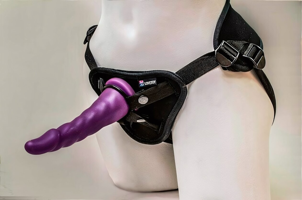 Страпон-трусики со сменными насадками с вибрацией Uni Strap 6'' (Цвет: черный с телесным и фиолетовым)