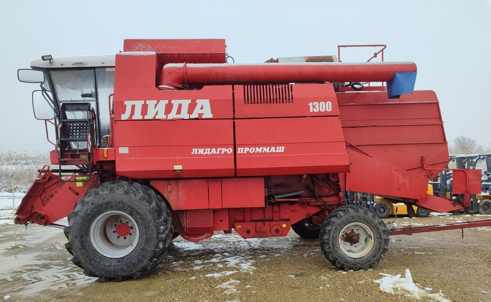 ЛИДА 1300* Комбайн 1300-03 (Дизельный, 3,9 л, 263 л.с. АТ)