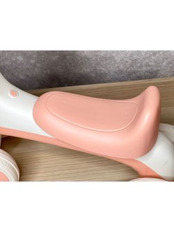 Беговел от 2 лет с музыкой розовый (74737-2)