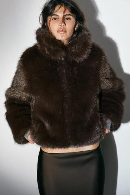 ZARA КОРОТКАЯ ШУБА ИЗ ИСКУССТВЕННОГО МЕХА, ТЕМНО-КОРИЧНЕВЫЙ