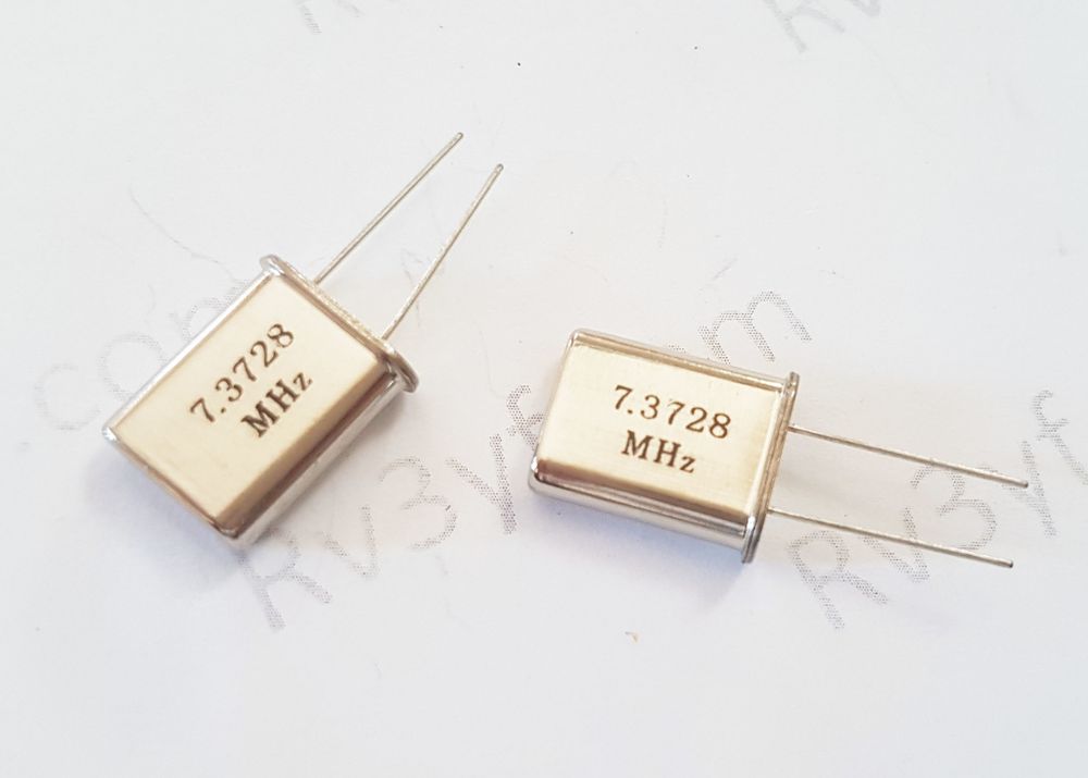 Кварц 7,3728 МГц. Б2 (РК379М, HC49U, МА, КА)