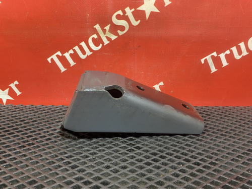 Кронштейн амортизатора переднего