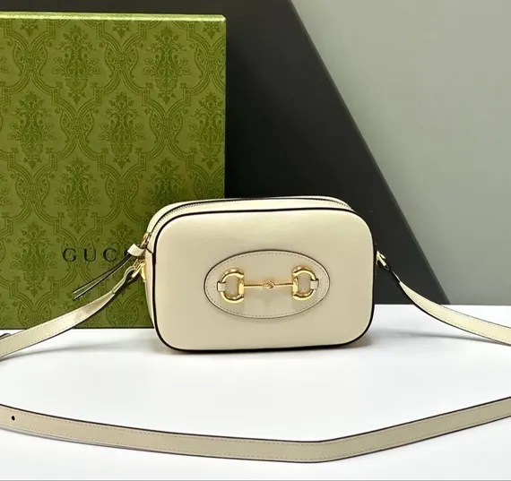 Маленькая сумка на плечо Gucci Horsebit 1955 белый