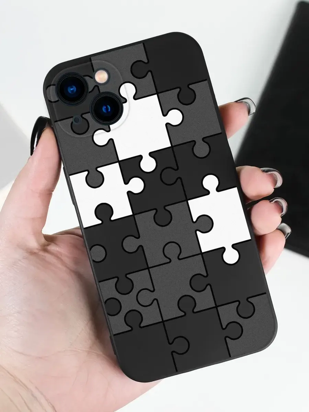 Чехол на iPhone 15 с принтом