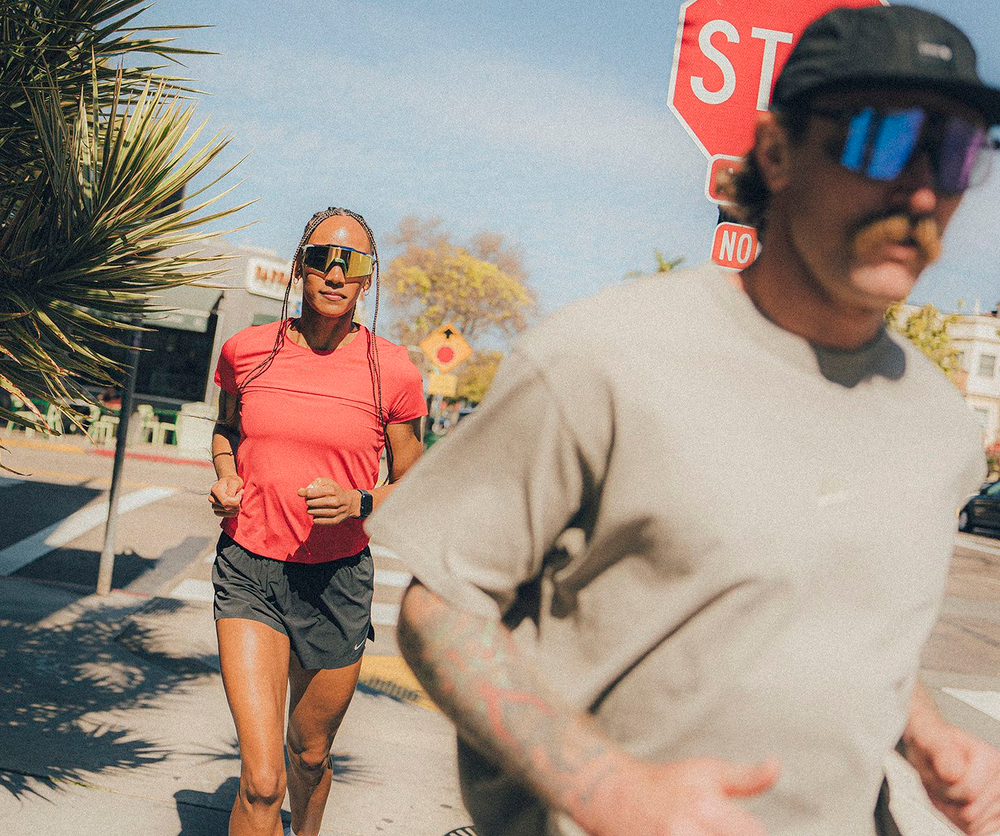 Спортивные очки 100% HYPERCRAFT Gloss Black - Purple Flash Mirror Photochromic Lens