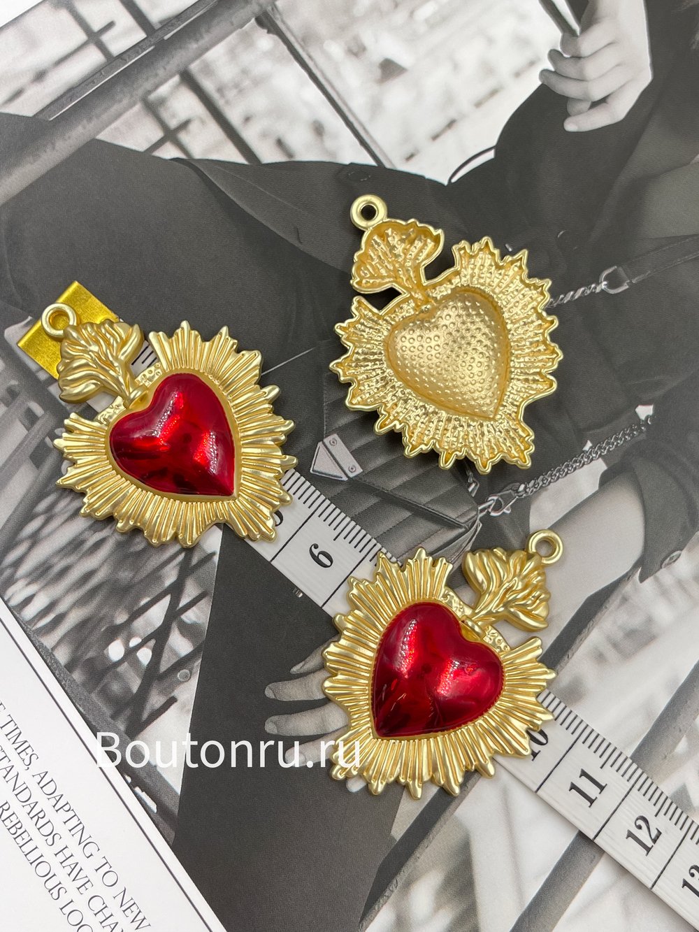 Подвеска "Пылающее сердце" крупная золотистая