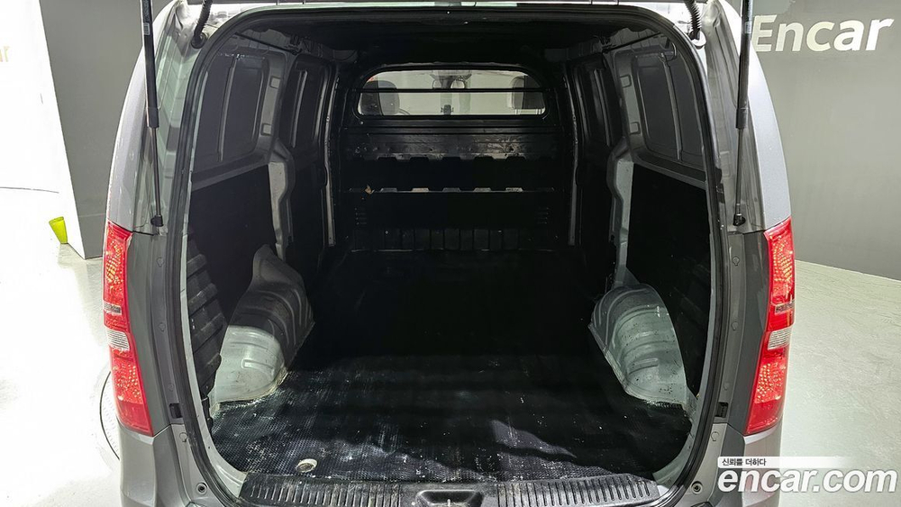 Hyundai The New Grand Starex Van 3-х местный (02.2021)