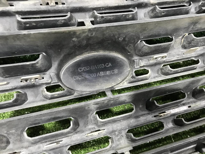 Решетка радиатора Range Rover Vogue 4 L405 (2012-2017)