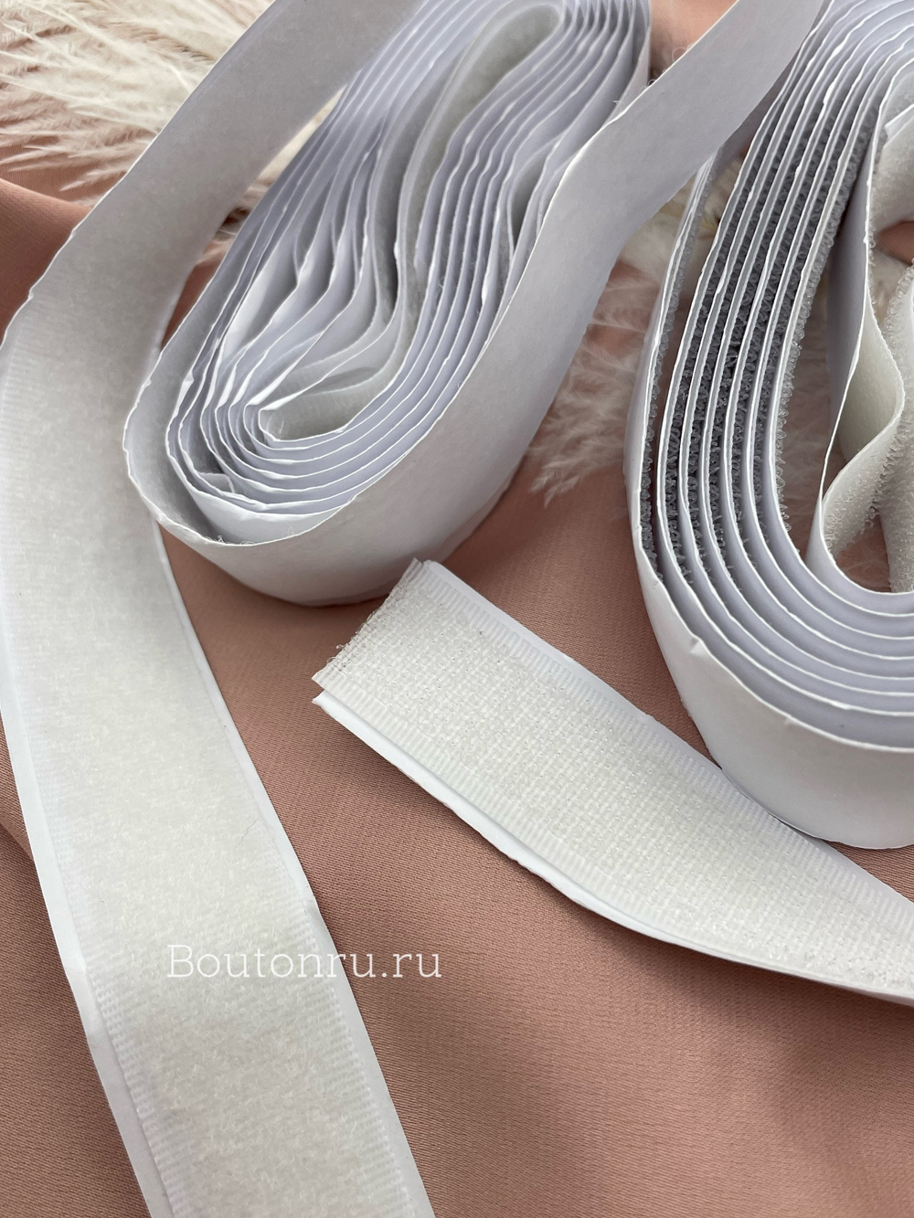 Лента липучка белая самоклеющаяся (на клеевой основе) 2 метра, ширина 20 мм