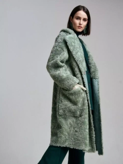 Шуба женская из шерсти мериноса чебурашка тедди, зеленая, SilverFox