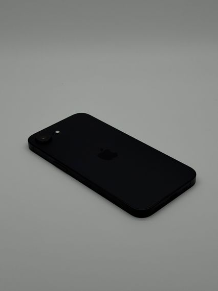 iPhone 16e 128Gb Back