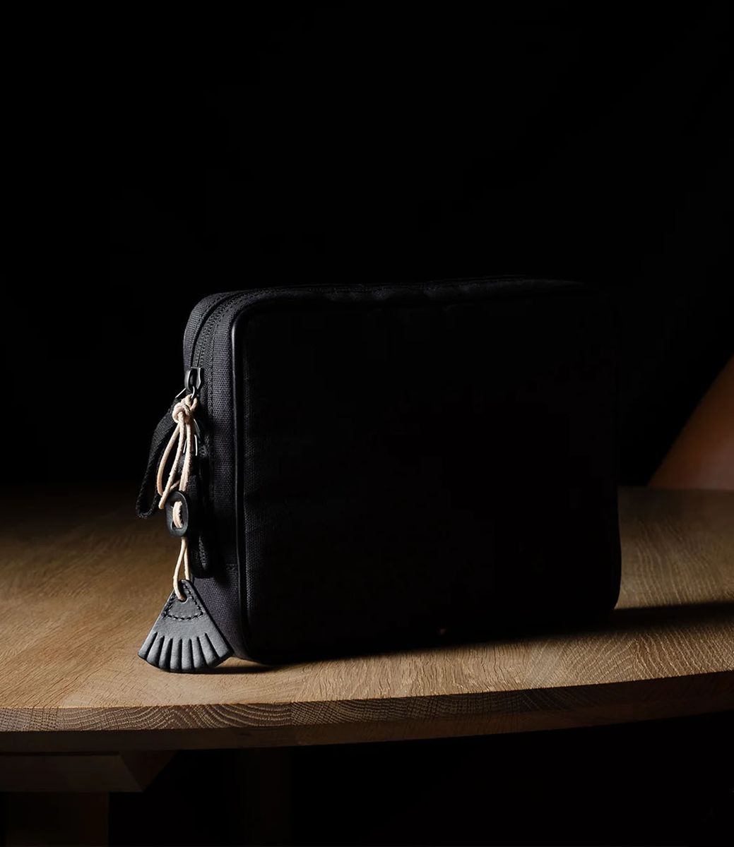 Hard Graft Content Medium Charcoal — органайзер для кабелей