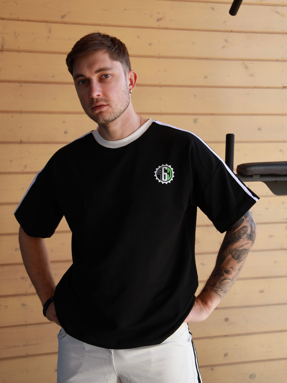 Футболка спортивная с лампасами Город Горький черная черный