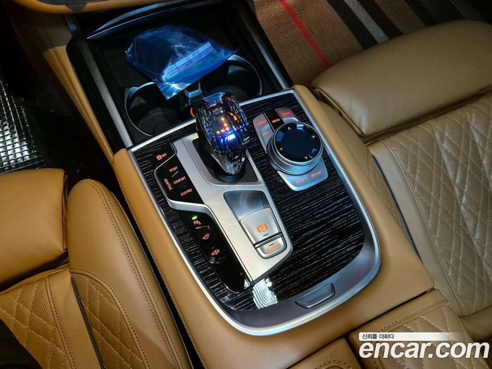 BMW 7 Series (G11) 740Li xDrive M Sports (08.2022)