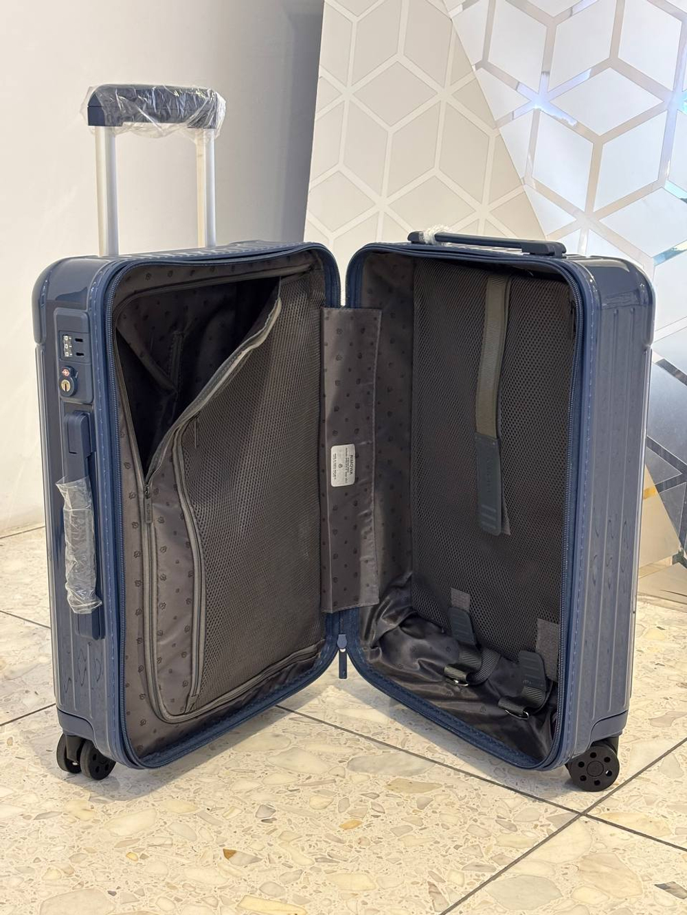 Чемодан Rimowa