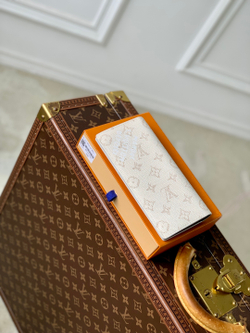 Louis Vuitton Brazza Wallet