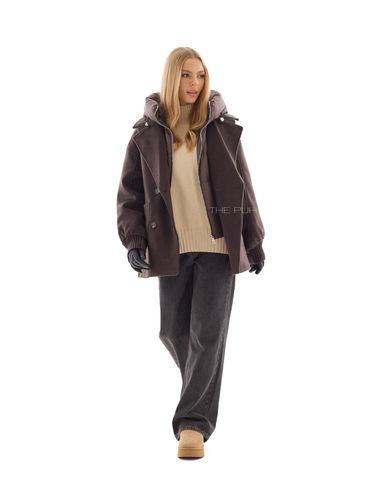 Винное двубортное пальто с манишкой