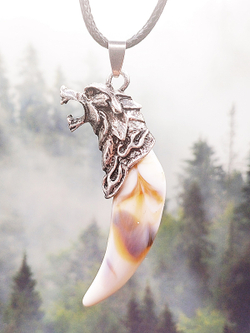 Кулон Клык. Серебристый волк