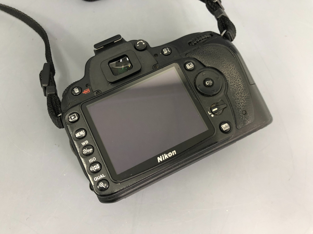 Nikon D90 36.200 кадров
