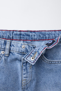 ZARA ДЖИНСОВЫЕ ШОРТЫ-БЕРМУДЫ CHICAGO BULLS NBA ©, ГОЛУБОЙ