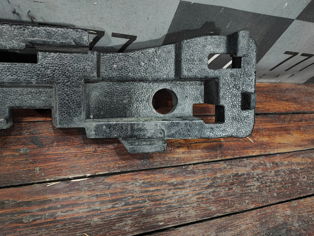 Абсорбер переднего бампера Geely Monjaro 21-нв Б/У Оригинал 6010179000