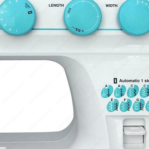 Швейная машина Janome 3016
